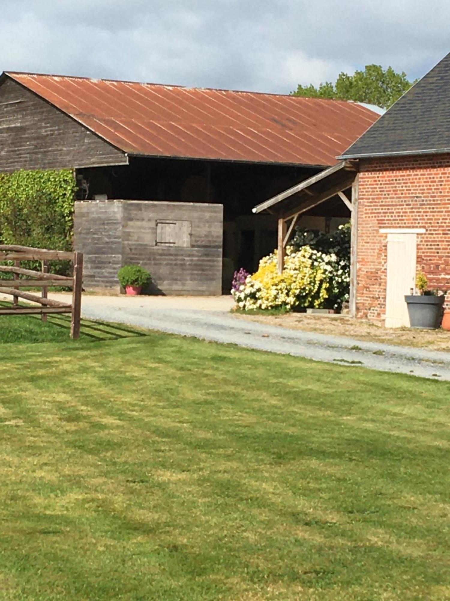 B&B Haras De La Cour Fleury Saint-Michel-de-Livet Экстерьер фото